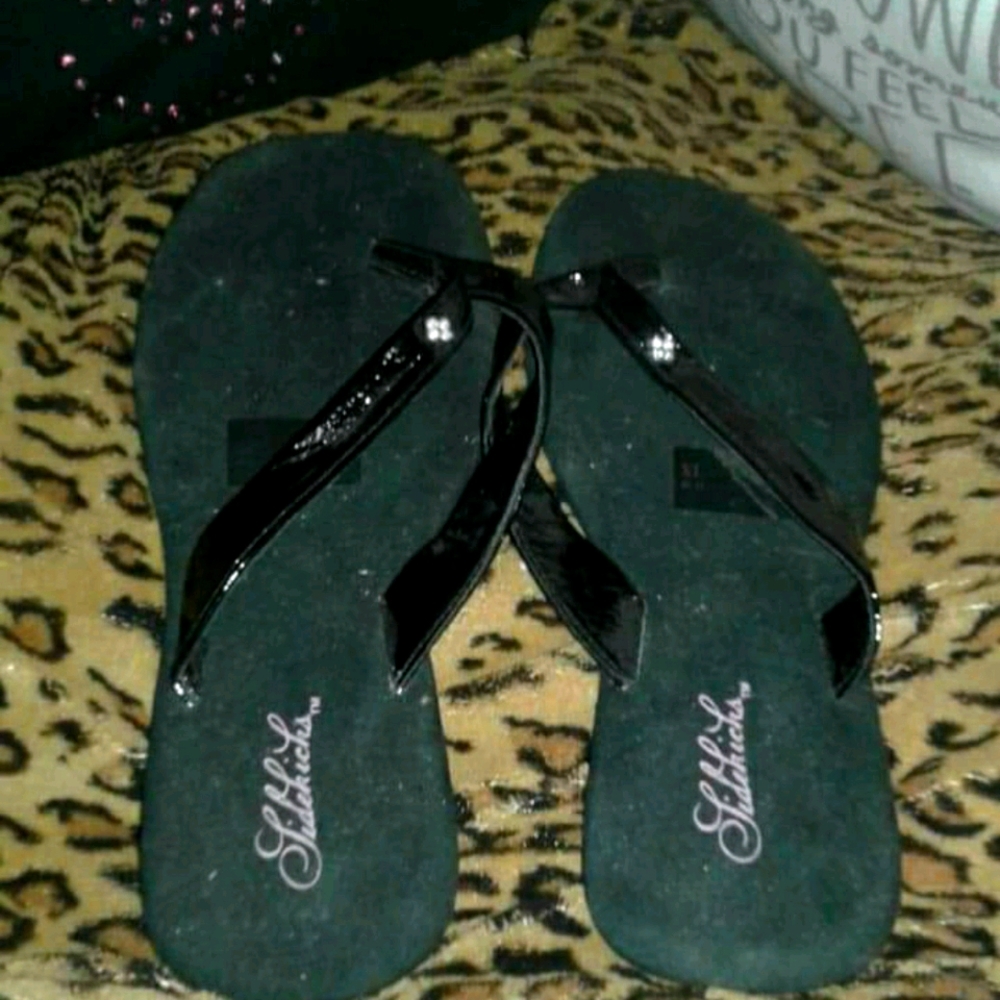 Sidekicks flip flops